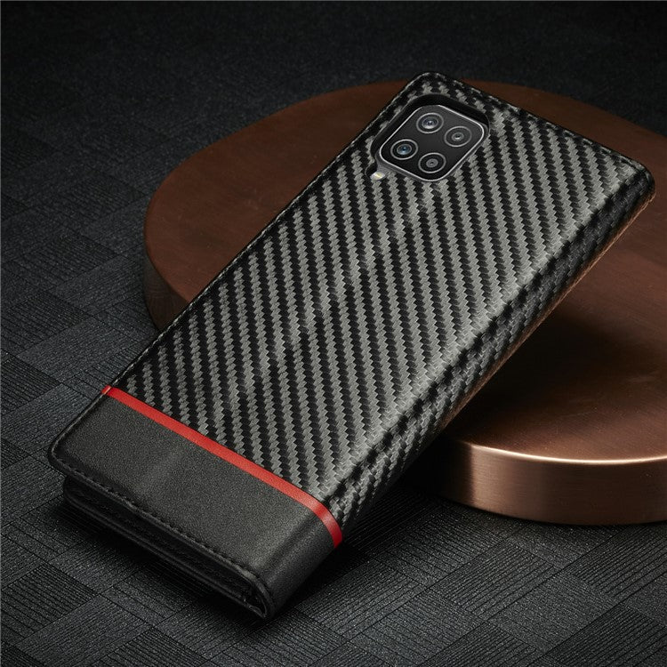 LC.IMEEKE Carbon Fiber Texture PU Leather Phone Case Shell with Stand Wallet for Samsung Galaxy A22 4G (EU Version) - Vertical Red Stripe